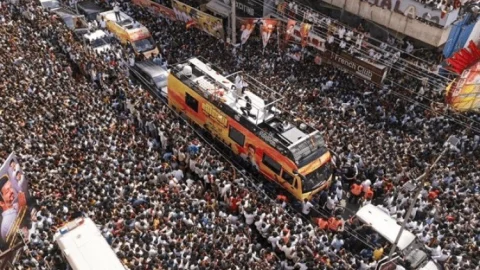 Karur stampede: तमिलनाडु करूर में बड़ा हादसा, एक्टर विजय की रैली में भगदड़, 39 लोगों की मौत, 100 से ज्यादा घायल