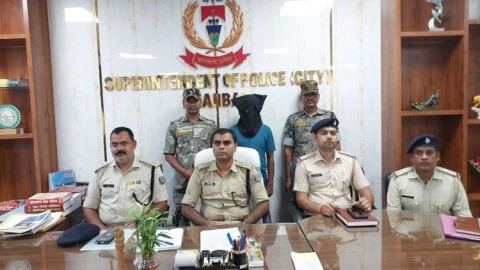 Jharkhand: SSC CGL परीक्षा में गड़बड़ी करने वाले इंटर स्टेट गैंग का खुलासा, धनबाद पुलिस ने चार को किया अरेस्ट