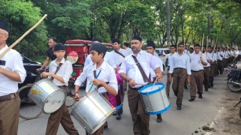 धनबाद में RSS शताब्दी वर्ष: 3 हजार से अधिक स्वयंसेवक हुए शामिल, भव्य पथ संचलन और विजयदशमी उत्सव संपन्न