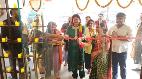 Dhanbad : "धनबाद में मदुरै कैफे की एंट्री – अब केले के पत्ते पर मिलेगा साउथ इंडियन स्वाद"