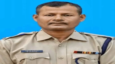 चाईबासा के सारंडा जंगल में नक्सली आईईडी ब्लास्ट! सीआरपीएफ हेड कॉन्स्टेबल महेंद्र लश्कर शहीद, दो घायल