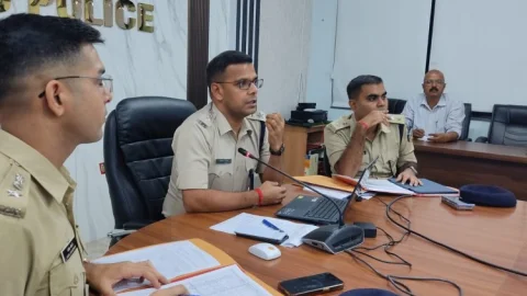 धनबाद: दो हजार से नीचे लायेंगे लंबित केस, अपराधियों पर बनेगी प्रोफाइल डायरी: SSP