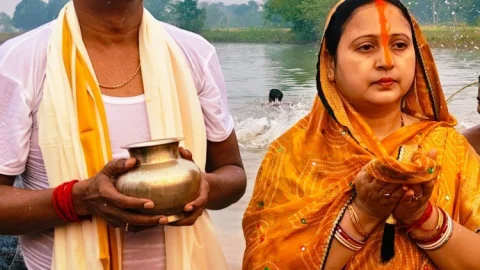 Chhath Puja 2025: उदीयमान सूर्य को अर्घ्य के साथ सम्पन्न हुआ चार दिवसीय महापर्व