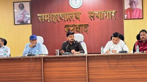 Dhanbad:झारखंड स्थापना दिवस और बिरसा मुंडा जंयती पर ब‍्य आयोजन, सरकार आपके द्वार से जुड़ेगा हर घर