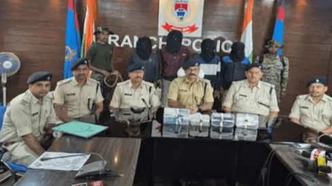 Jharkhand : रांची में ‘नीरज साहू गैंग’ एक्टिव! ठेकेदार से मांगी पांच लाख की रंगदारी, छह अपराधी गिरफ्तार