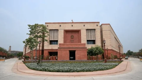 Parliament Winter Session 2025 : एक दिसंबर से 19 दिसंबर तक चलेगा संसद का शीतकालीन सत्र