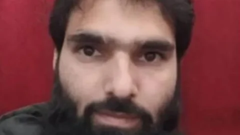जम्मू-कश्मीर: "जिंदगियां बचाने वाला डॉक्टर निकला आतंकी! अनंतनाग मेडिकल कॉलेज के लॉकर में मिली AK-47"