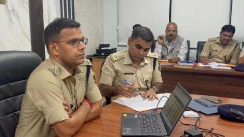 धनबाद: अक्टूबर माह में पुलिस की सक्रियता से अपराधों में आयी कमी: एसएसपी
