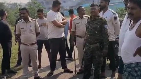 धनबाद: गोंदुडीह में कोयला वर्चस्व की जंग: बाइकर्स की ताबड़तोड़ फायरिंग से दहशत, पुलिस ने दो संदिग्धों को पकड़ा!