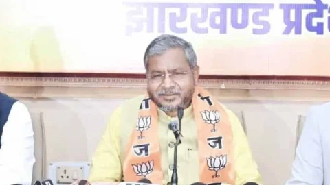 Jharkhand:“गैंगस्टर सुजीत सिन्हा- एक्स डीजीपी अनुराग गुप्ता गठजोड़ की जांच NIA से कराई जाएः बाबूलाल मरांडी”