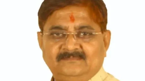Jharkhand : धनबाद को मिला बड़ा सम्मान! BJP विधायक राज सिन्हा बने झारखंड के ‘उत्कृष्ट विधायक