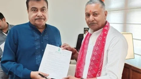चतरा सांसद कालीचरण सिंह की दिल्ली में नितिन गडकरी से मुलाक़ात, हंटरगंज–जोरी बाइपास को मिली हरी झंडी!