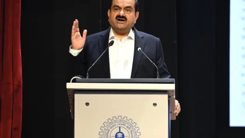“भारत को अपनी विकास की राह खुद तय करनी होगी” – IIT ISM धनबाद में गौतम अदाणी का बड़ा संदेश