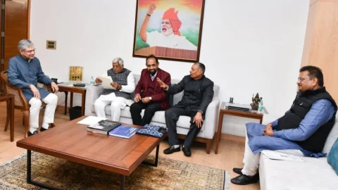 चतरा सांसद कालीचरण सिंह ने रखीं तीन अहम मांगें, रेल मंत्री ने कार्रवाई का दिया निर्देश