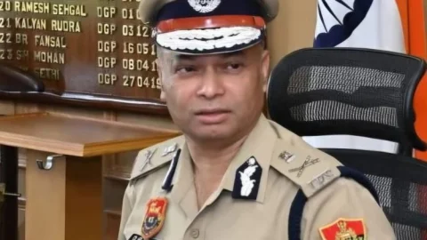 हरियाणा : DGP पद से हटाए गए शत्रुजीत कपूर, ओपी सिंह बने कार्यवाहक डीजीपी