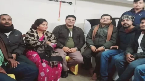 Dhanbad Municipal Corporation Election: मेयर चुनाव लड़ेंगी पूर्णिमा नीरज सिंह, अभिषेक सिंह ने किया ऐलान