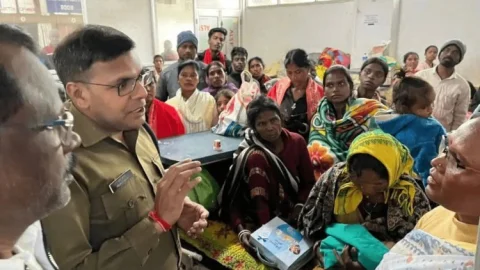 धनबाद: SNMMCH से चोरी नवजात 24 घंटे में सकुशल बरामद, SSP प्रभात कुमार की सख्ती से चार आरोपी गिरफ्तार