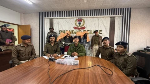धनबाद: राजगंज-तेतुलमारी रोड पर पुलिस की बड़ी कार्रवाई, चार हथियारबंद अपराधी गिरफ्तार