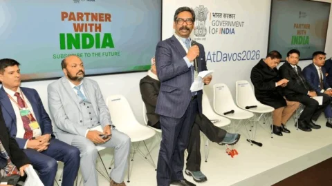दावोस में झारखंड की गूंज: CM हेमंत सोरेन ने ऊर्जा व सतत विकास पर वैश्विक साझेदारी को दी नई दिशा