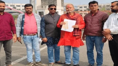 Dhanbad Nagar Nikay Chunav 2026: मेयर पद की दौड़ में उतरे मुकेश पांडेय, चुनावी माहौल गरमाया