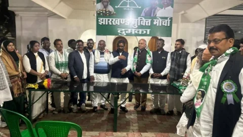 Dhanbad Nagar Nigam Chunav 2026: चुनाव से पहले BJP को  झटका, पूर्व मेयर शेखर अग्रवाल झामुमो में शामिल