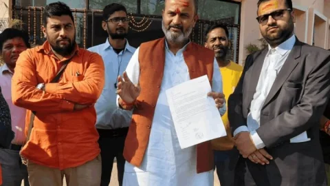 धनबाद में ‘घूसखोर पंडित’ फिल्म पर बवाल: भाजपा नेता मुकेश पांडेय ने दर्ज कराई शिकायत, प्रतिबंध की उठी मांग