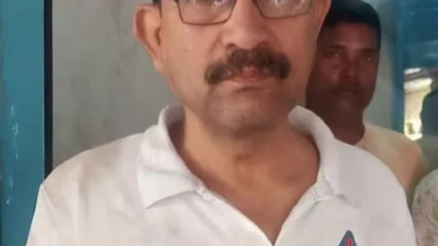झारखंड: दुमका में बेखौफ अपराधी! DIG ऑफिस के सामने मोटर संघ अध्यक्ष को मारी गोली, हालत नाजुक