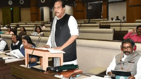 झारखंड: 1.58 लाख करोड़ का ‘अबुआ दिशोम बजट’: 100 एक्सीलेंस स्कूल, 750 दवाखाना, महिलाओं-किसानों पर फोकस