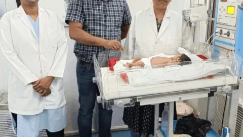 धनबाद: 26 दिन के प्रीमैच्योर नवजात को मिली नई जिंदगी, BCCL सेंट्रल हॉस्पिटल के डॉक्टरों ने कर दिखाया कमाल