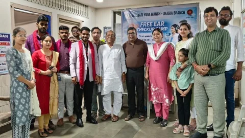 धनबाद: झरिया में मारवाड़ी युवा मंच ने लगाया फ्री कान जांच शिविर, 78 लोगों की जांच, 36 को मिला उपचार
