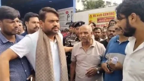 धनबाद: असर्फी हॉस्पिटल में मौत के बाद बिल के लिए शव रोका, मेयर संजीव सिंह के हस्तक्षेप से सुलझा मामला