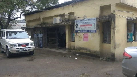 धनबाद: काम में लापरवाही पड़ी भारी! अंचल अमीन पर कार्रवाई की तैयारी, सीओ ने डीसी को लिखा पत्र