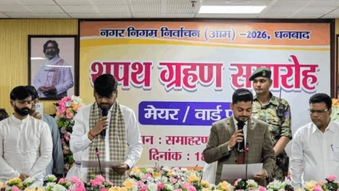 धनबाद में ‘संजीवराज’ की शुरुआत: मेयर बने संजीव सिंह, नगर निगम के 55 वार्ड पार्षदों ने भी ली शपथ