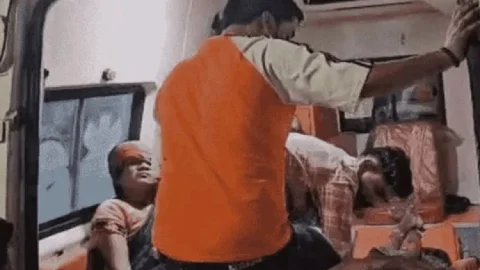 मध्यप्रदेश : छिंदवाड़ा में CM कार्यक्रम से लौट रही बस ट्रक से टकराई, 10 की दर्दनाक मौत, 30 घायल