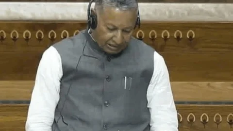 चतरा में कोल वाहनों से दुर्घटना का मामला लोकसभा में गूंजा,  MP कालीचरण सिंह की बड़ी मांग—अलग ट्रांसपोर्ट कॉरिडोर बने