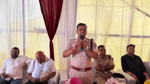 धनबाद: रामनवमी विवाद पर शांति समित की बैठक, SSP प्रभात कुमार का सख्त संदेश— “न निर्दोष फंसेगा, न दोषी बचेगा”