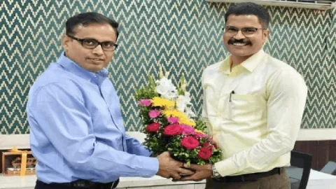 धनबाद रेल मंडल में बड़ा फेरबदल: मनीष सौरभ बने सीनियर DCM, मोहम्मद इकबाल को सीनियर DOM की कमान