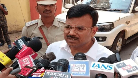 जेल IG सुदर्शन मंडल ने धनबाद मंडल कारा का किया औचक निरीक्षण,सुरक्षा-भोजन व्यवस्था सुधारने के सख्त आदेश