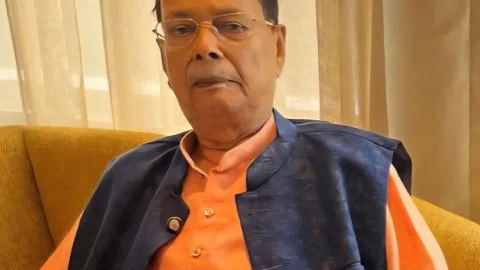 धनबाद: झामुमो नेता व श्रमिक आंदोलन के मजबूत स्तंभ एके सहाय का निधन, मुनीडीह में हुआ अंतिम संस्कार