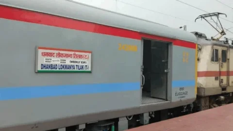 धनबाद से मुंबई सफर सस्ता और आसान: एलटीटी एक्सप्रेस हुई रेगुलर, किराया घटा, MP ढुलू महतो दिखायेंगे हरी झंडी