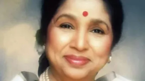सुरों की मलिका खामोश: 92 की उम्र में Asha Bhosle का निधन, संगीत जगत में शोक की लहर