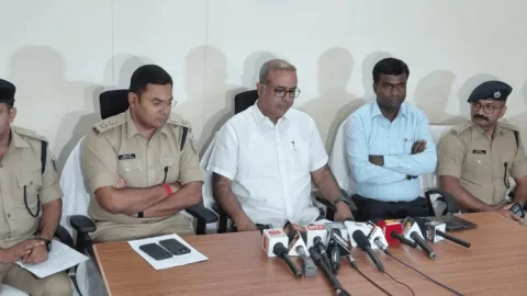 झारखंड उत्पाद सिपाही परीक्षा में “पेपर लीक” नहीं, 15 लाख की ठगी का खेल! सॉल्वर गैंग का भंडाफोड़, 164 गिरफ्तार