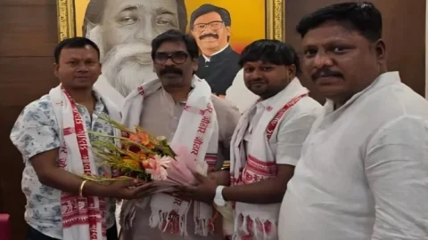धनबाद की प्यास और विकास का मुद्दा लेकर CM हेमंत सोरेन से मिले चौहान ब्रदर्स, जल्द समाधान का मिला भरोसा