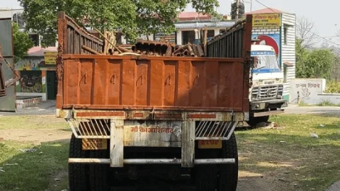धनबाद में ‘ट्रक चोरी’ का ड्रामा फेल! मालिक ही निकला स्क्रैप घोटाले का मास्टरमाइंड, CCTV ने खोली पूरी साजिश
