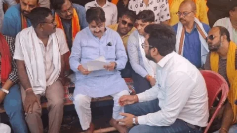 धनबाद: विधायक राज सिन्हा का धरना खत्म, 2 मई को खुलेगी किस्मत? धनबाद-बोकारो रोड पर होगी बड़ी बैठक