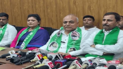 धनबाद में हवाईअड्डा-भूधंसान पर सियासी संग्राम, झामुमो का भाजपा पर हमला; राज सिन्हा को बताया ‘डेड बैटरी’