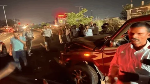 धनबाद: बरवाअड्डा GT रोड पर दर्दनाक हादसा: तेज रफ्तार वाहन ने बाइक को रौंदा, पति-पत्नी की मौत, मासूम गंभीर
