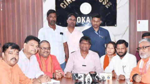 MP ढुलू महतो ने अफवाहों पर लगाया फुल स्टॉप:“बोकारो भी उड़ेगा, धनबाद भी जुड़ेगा” दोनों शहरों को मिलेगा हक
