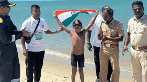 7 साल के ईशांक ने रचा इतिहास: 9 घंटे 50 मिनट में तैरकर पार किया पाक जलडमरूमध्य