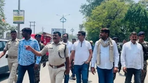 स्टील गेट के जाम पर मेयर संजीव सिंह का एक्शन, ट्रैफिक DSP संग उतरे सड़क पर; अतिक्रमण हटेगा, नो-पार्किंग पर सख्ती